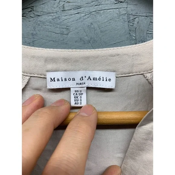 Maison‎ d’Amélie Women’s S Beige V-Neck Lightweight Long Sleeve Blouse Top - Picture 6 of 10